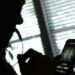 Clonan la voz de su hija con inteligencia artificial, simulan su secuestro y piden un millón de dólares de rescate