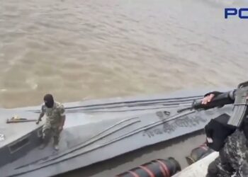 Policía ecuatoriana incauta un semisumergible donde se transportaba $50 millones en cocaína