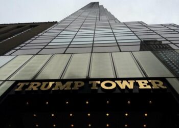 Firmas de Trump recibieron al menos 7,8 millones dólares en pagos del exterior durante su presidencia