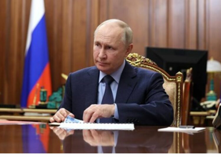 Putin es registrado como candidato para elecciones de marzo
