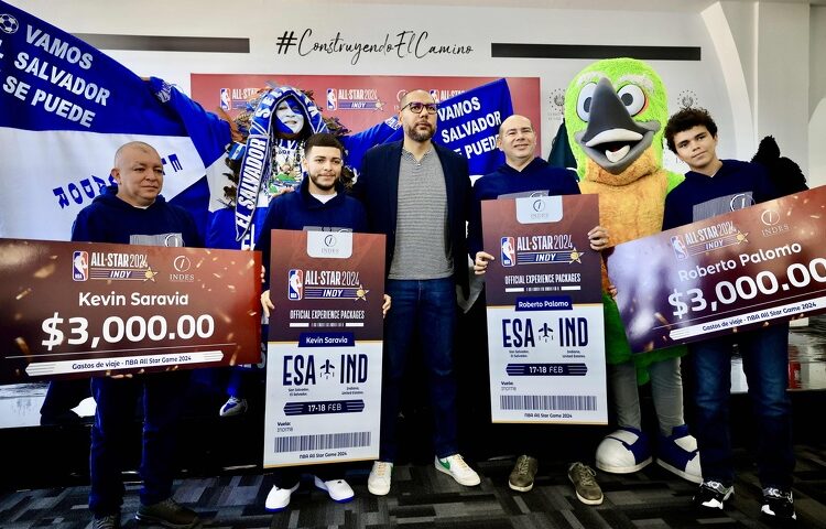 INDES entregó dos paquetes dobles a ganadores del sorteo para el para el NBA All-Star 2024