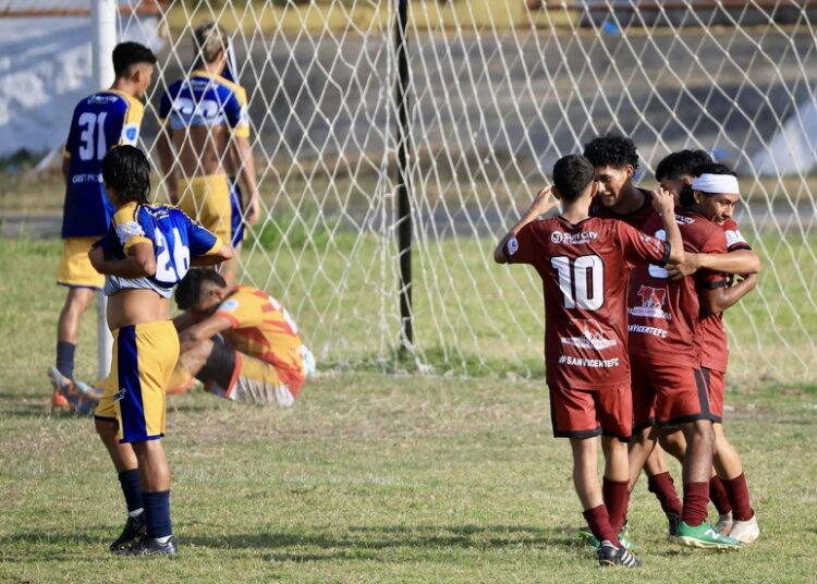 San Vicente sacó un triunfo en La Paz y se aleja los últimos lugares