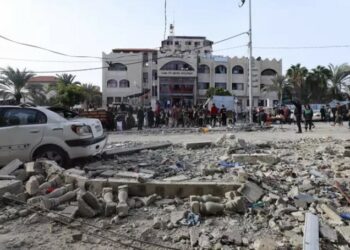 Tropas israelíes asaltan hospital de Jan Yunis