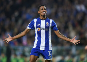Porto le pega al Arsenal con GOL en el último minuto