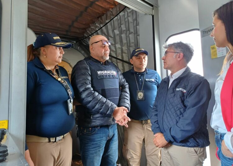 EE.UU. deporta a Colombia al exparamilitar Salvatore Mancuso