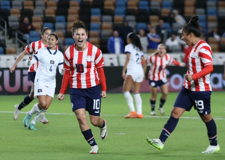 El Salvador perdió 3-2 contra Paraguay en los últimos minutos por la Copa Oro Femenil