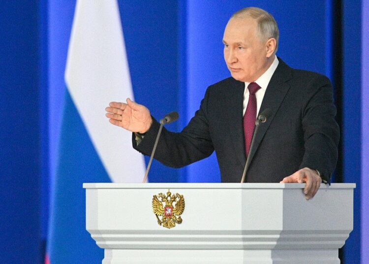 Vladimir Putin amenazó a Occidente con el uso de armas nucleares si la OTAN envía tropas a Ucrania
