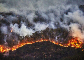 Australia evacua a 30.000 personas por incendios forestales