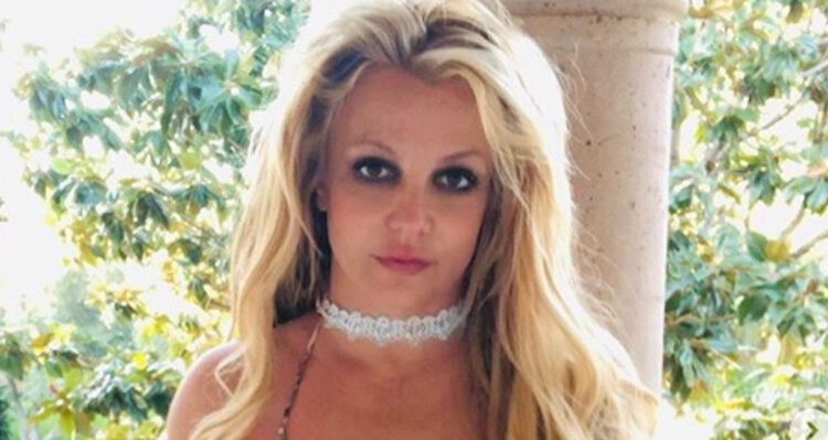 Britney Spears asegura que pilotó un avión durante un minuto entre turbulencias