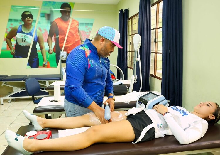 Gaby Izaguirre pasó chequeo en la Clínica de Ciencias Aplicadas antes del CCONDEKA