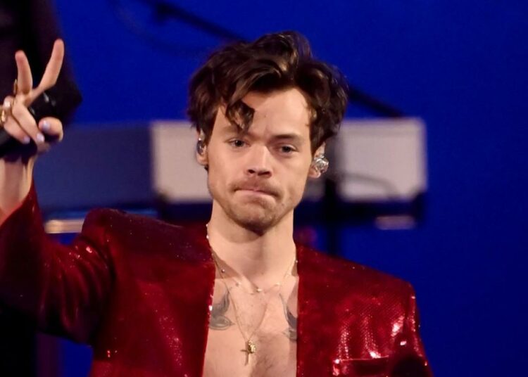 Una brasileña es juzgada por acosar a Harry Styles tras enviarle más de 8 mil cartas de amor en menos de un mes