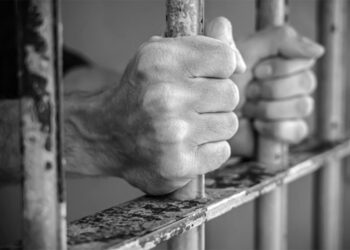 Hombre es condenado a 15 años de prisión por extorsionar a un comerciante