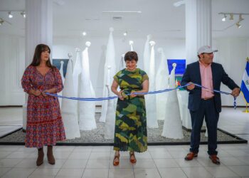 Presentan obras de salvadoreño que regresó del extranjero
