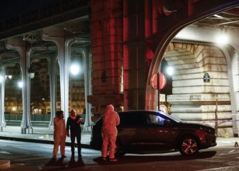 Tres heridos en ataque con arma blanca en París