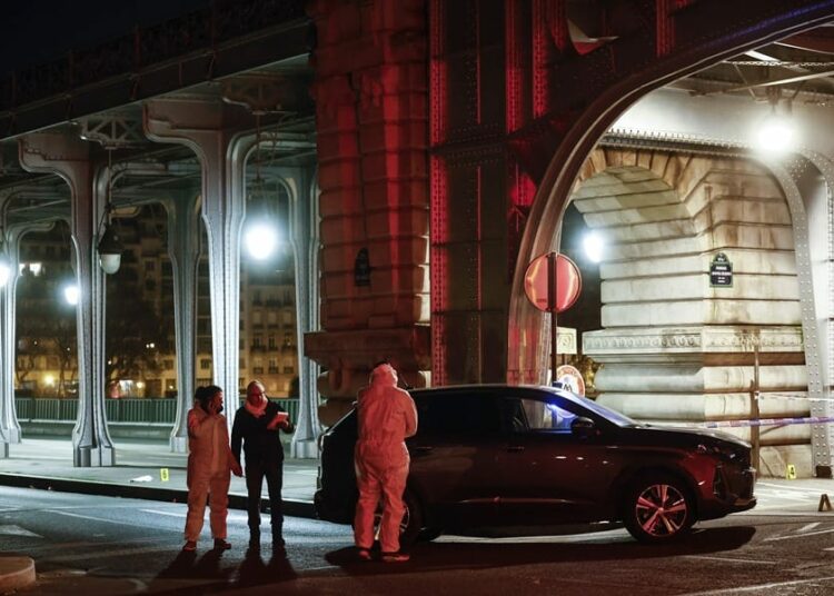 Tres heridos en ataque con arma blanca en París