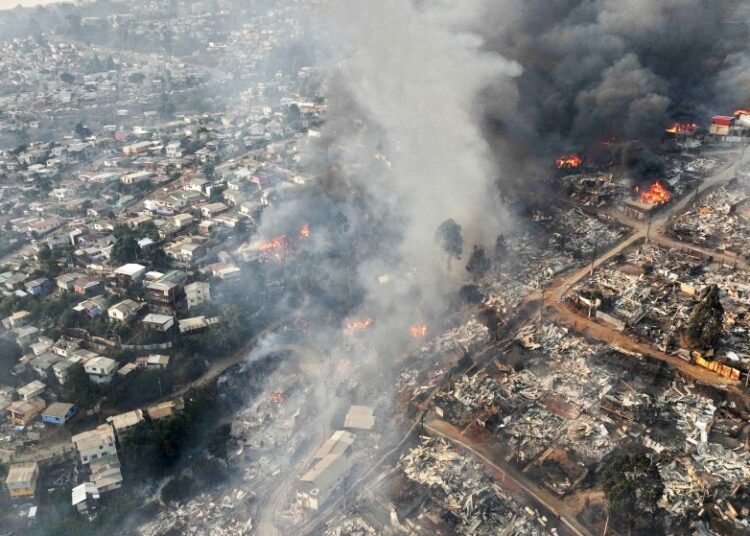 Devastadores incendios dejan 112 fallecidos en Chile
