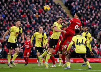 El Liverpool tumba al Burnley y se aferra al liderato