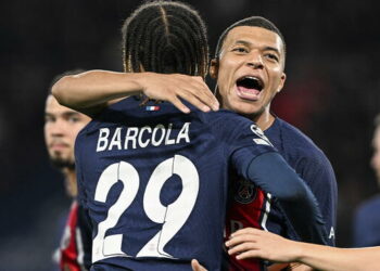 Mbappé destrabó un partido muy complicado y PSG venció 2-0 a Real Sociedad