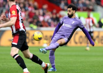 Liverpool golea en casa de Brentford 4-1