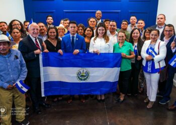 Contabilizan 157,922 salvadoreños en el exterior que ya votaron en línea para elección presidencial