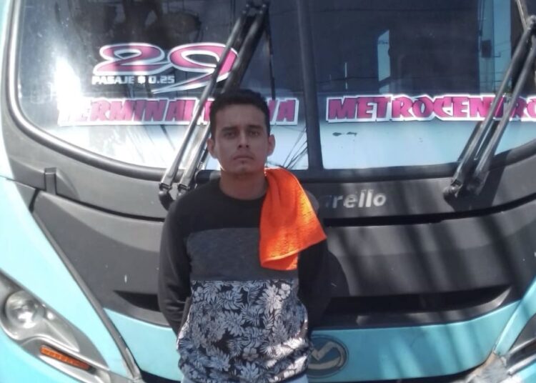 Capturan a motorista responsable de atropellar a una mujer en San Salvador