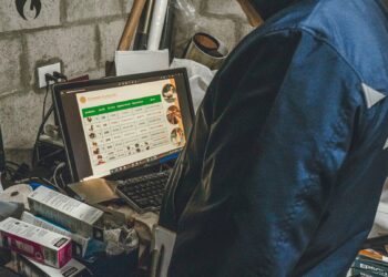 Fiscalía giró 96 órdenes de captura contra banda de estafadores virtuales