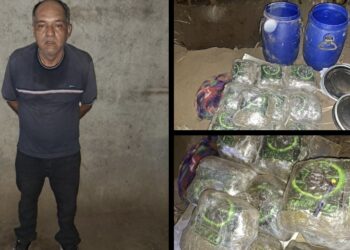 Capturan a sujeto que tenía enterrado en un cañal dos barriles con droga