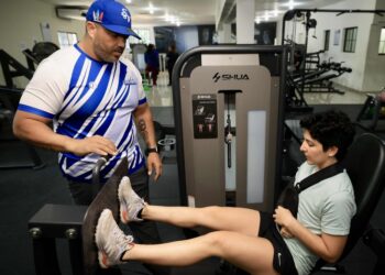 Mariana Salazar avanza en su rehabilitación con terapias en la Clínica de Ciencias Aplicadas del INDES