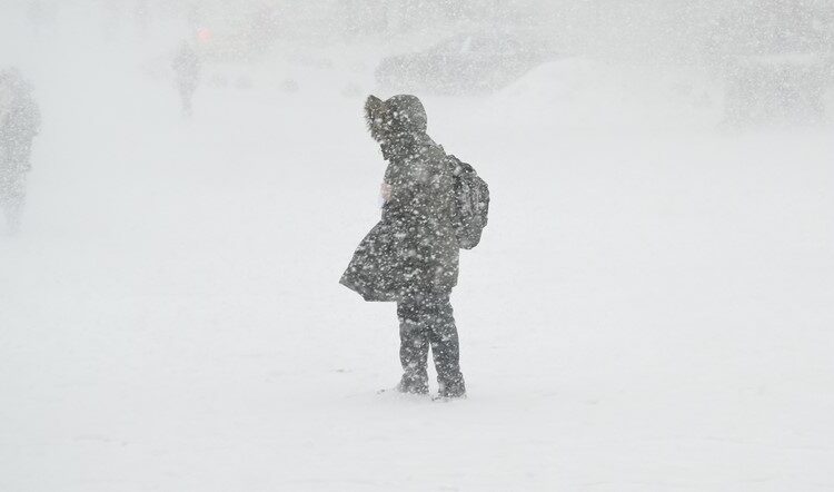 (VIDEO) Un potente ciclón de nieve azota Moscú