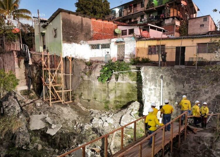 MOPT garantiza la protección con obras de mitigación para las familias de la colonia El Bosque en San Salvador