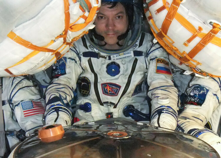 Cosmonauta ruso bate récord mundial de tiempo acumulado en el espacio