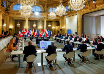 Decena de países europeos rechaza las insinuaciones de Francia sobre el envío de tropas a Ucrania