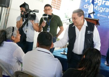 Ministro de Trabajo despide nuevo contingente de salvadoreños que van a trabajar en Canadá
