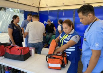 Sistema de Salud estableció puntos de atención médica en centros de votación