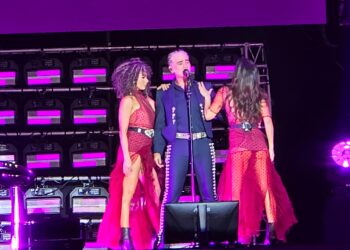 El Potrillo cautivó a su público en el Mágico González