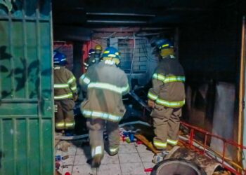Incendio destruye vivienda en cantón Lourdes, La Libertad