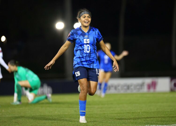 El Salvador clasifica a la fase de grupos de la Copa Oro femenina tras golear a Guatemala