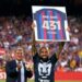 El Barça retira a Dani Alves la condición de futbolista de leyenda