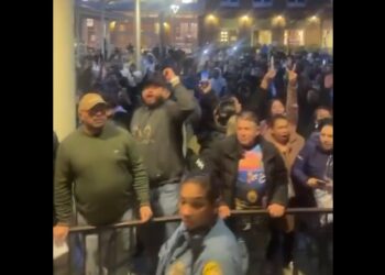 Bukele acusa al TSE e Indra de cerrar centros de votaciones y no permitir que salvadoreños voten en el exterior