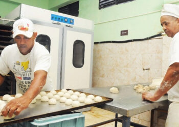 Cuba anticipa que faltará el pan para su canasta básica