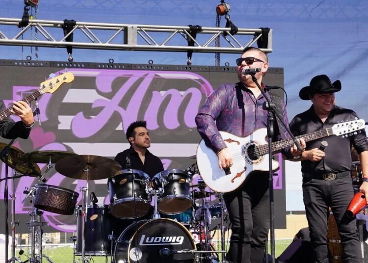 Grupo Duelo sufre accidente automovilístico en Monterrey