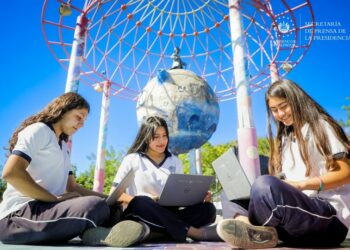 Instalan internet satelital gratuito en el parque El Principito y anuncian nueva estrategia titulada “Conexión”