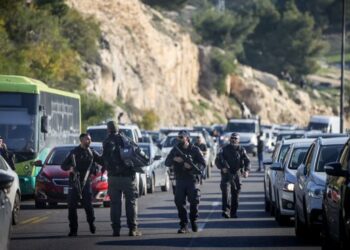 Al menos un muerto y ocho heridos por un ataque terrorista cerca de un asentamiento israelí en Cisjordania