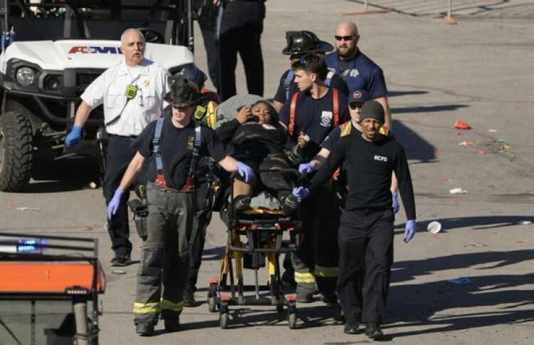 Acusan de asesinato a dos hombres por tiroteo en celebración Super Bowl en Kansas City