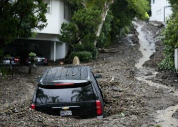 Tormenta de proporciones históricas arroja cantidad récord de lluvia en Los Ángeles