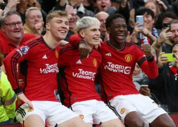 Manchester United derrotó sin complicaciones a West Ham United con doblete de Alejandro Garnacho