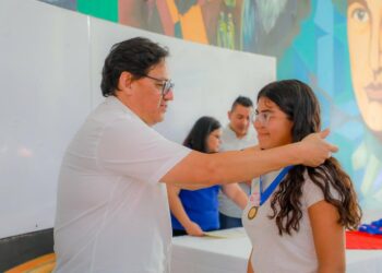 Jóvenes talentos concluyen internado: Futuros dirigentes técnico científicos de El Salvador