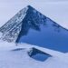 Revelan cómo se formó la montaña piramidal de la Antártida similar a las de Egipto