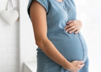 Condenan a mujer que fingió cinco embarazos y doce abortos para no trabajar en Italia