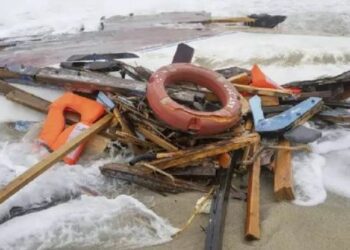 Número indeterminado de migrantes muere en naufragio frente a Panamá